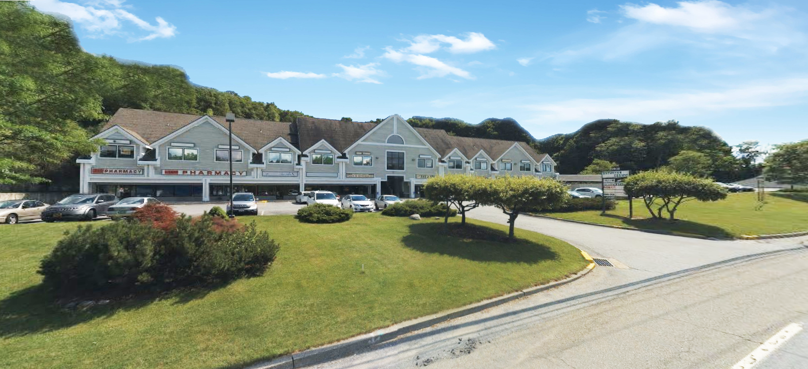 NY Brewster 2505 Carmel Avenue (Route 6) Brewster Square Royal