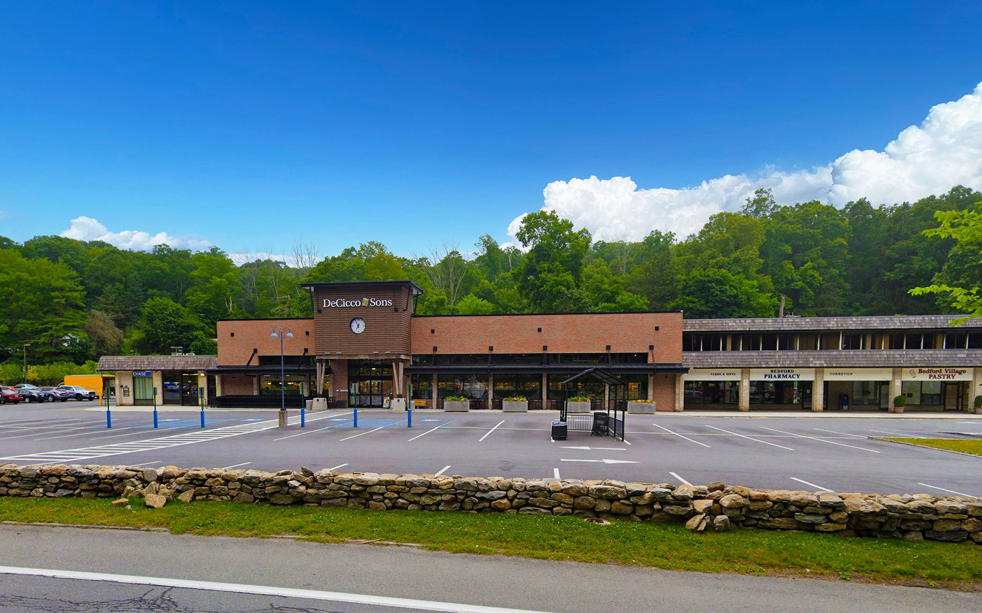 22 Hunting Ridge Retail Space for Lease in Hunting Ridge Mall - Royal Properties